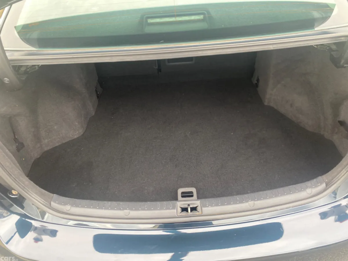 Toyota Avensis Saloon, Diesel, 2015, Grey