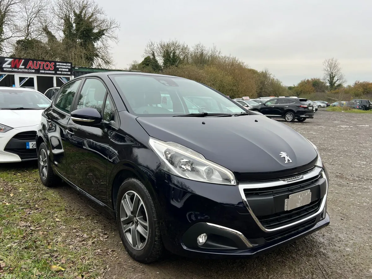 Peugeot 208 Hatchback, Petrol, 2018, Black