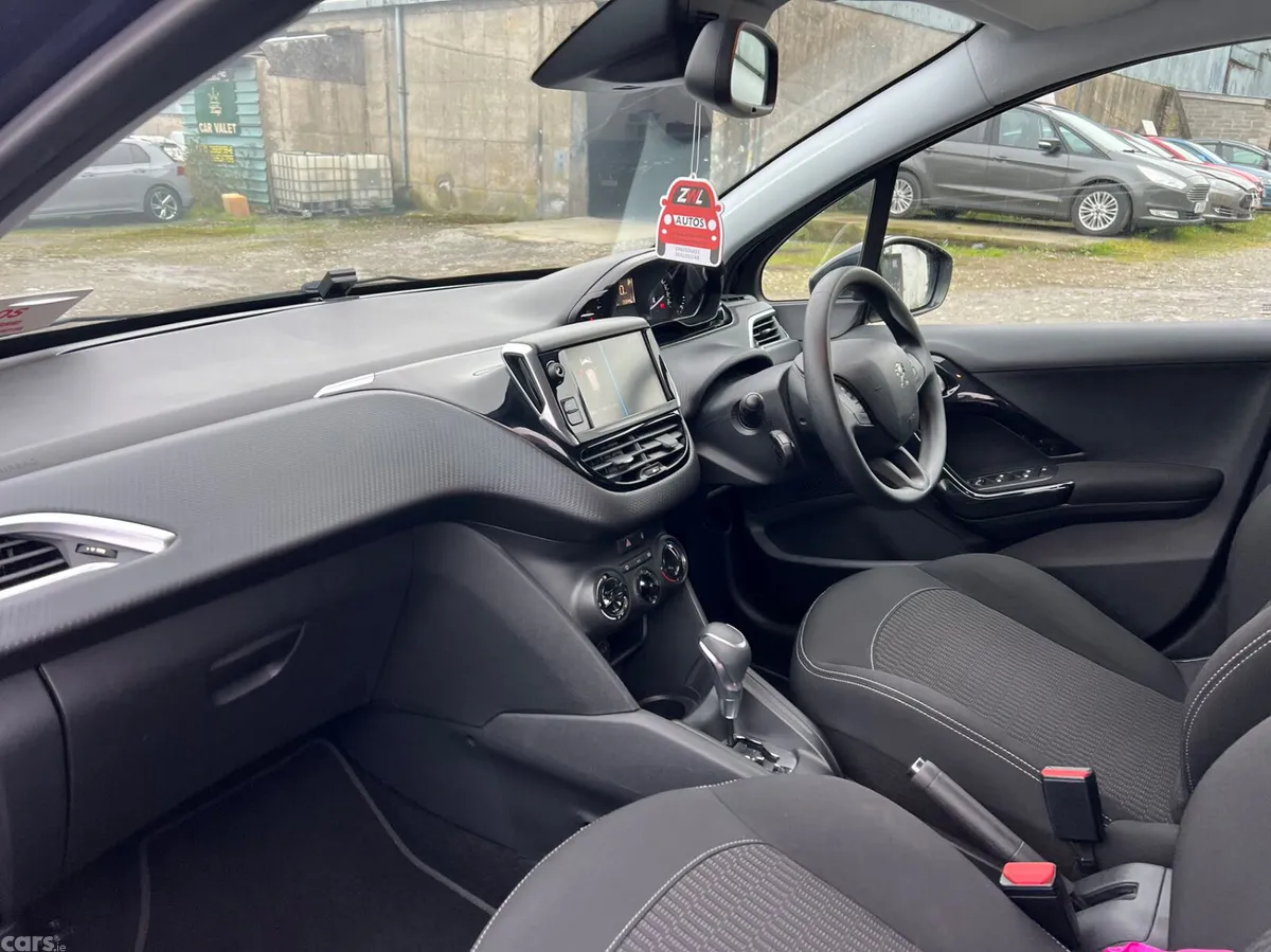 Peugeot 208 Hatchback, Petrol, 2018, Black