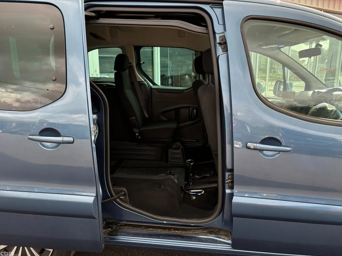Other Other MPV, Diesel, 2018, Blue