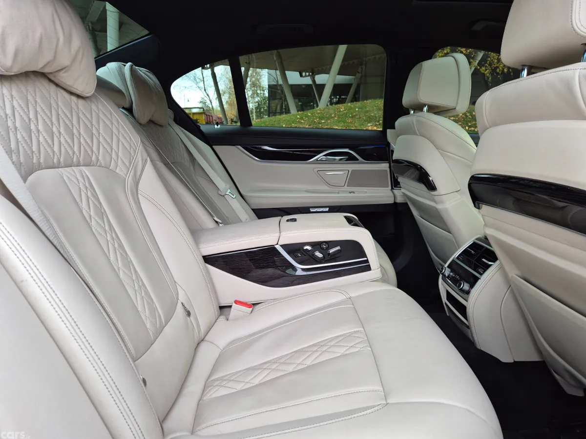 BMW 7-Series Saloon, Diesel, 2018, Black