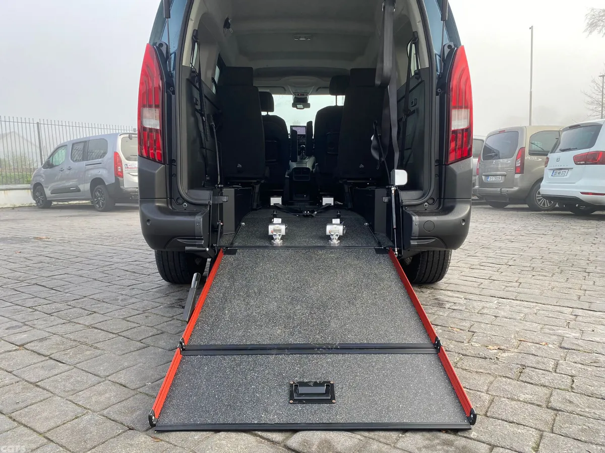 Peugeot Rifter MPV, Diesel, 2026, Blue