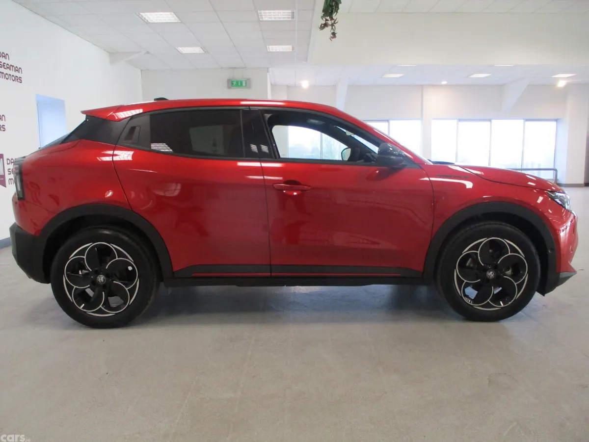 Alfa Romeo Junior SUV, Electric, 2026, Red