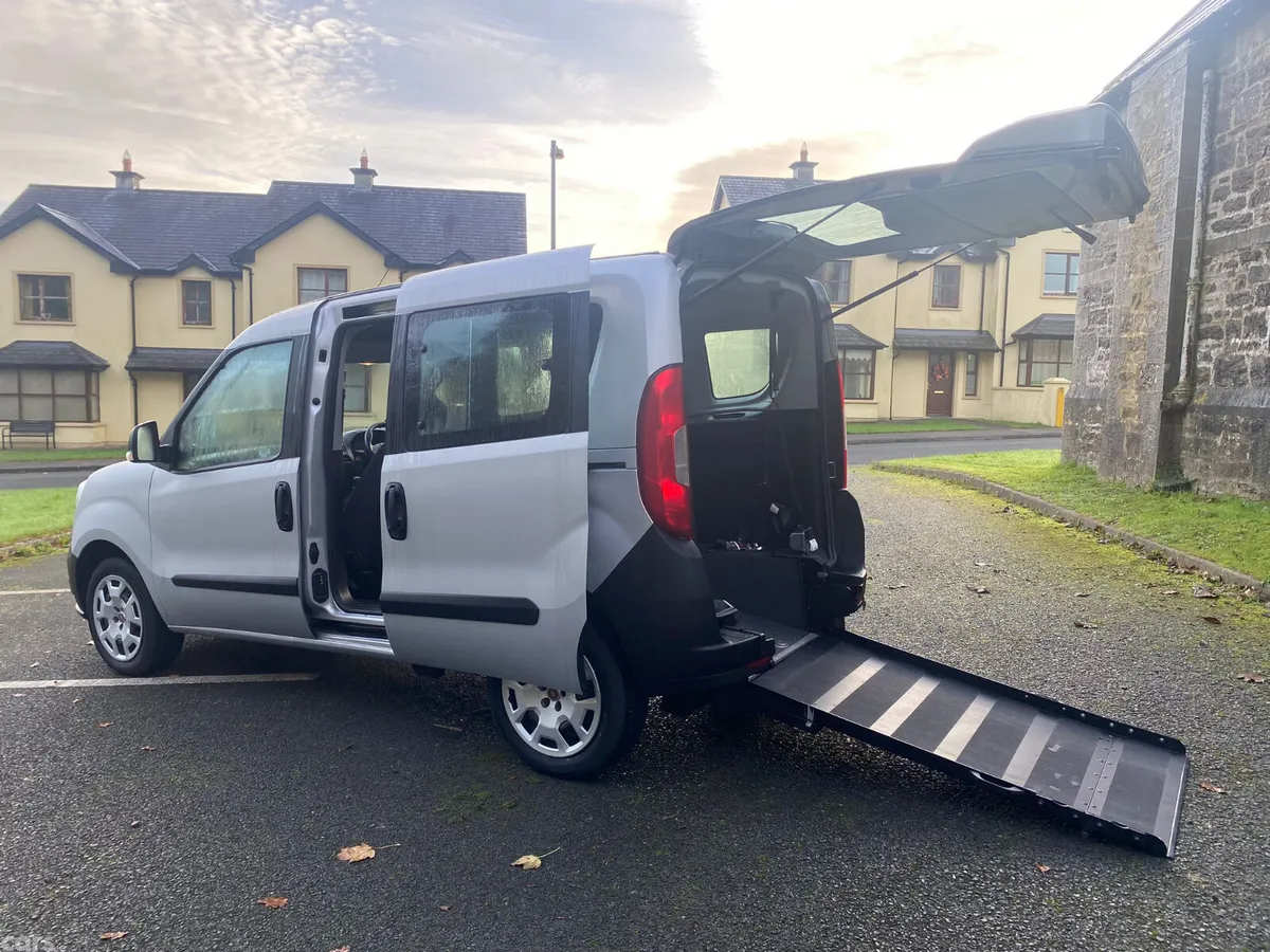 Fiat Doblo MPV, Petrol, 2017, Silver