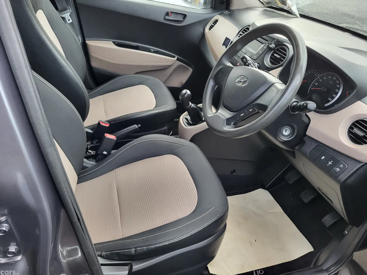 Hyundai i10 Hatchback, Petrol, 2015, Grey