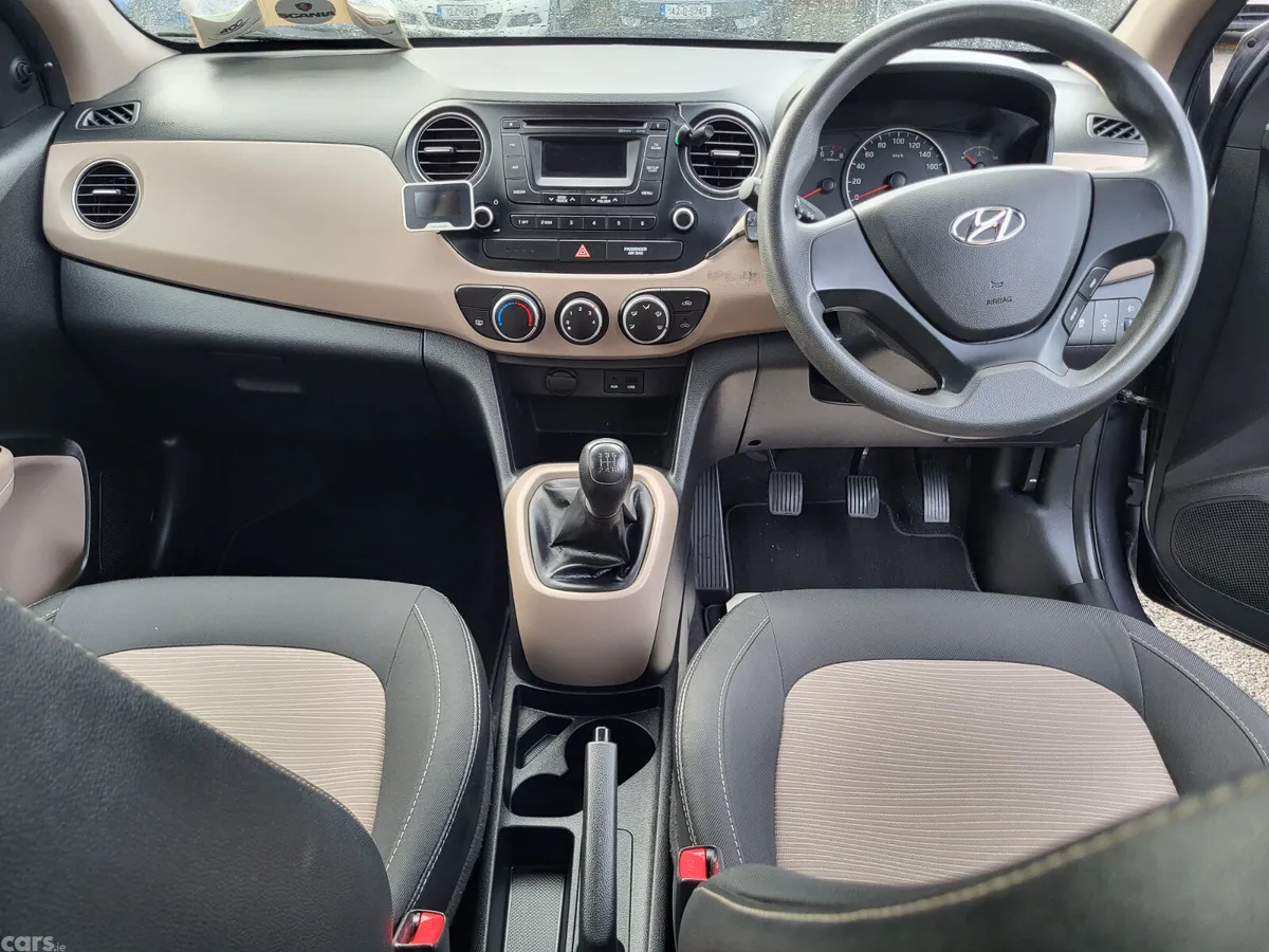Hyundai i10 Hatchback, Petrol, 2015, Grey