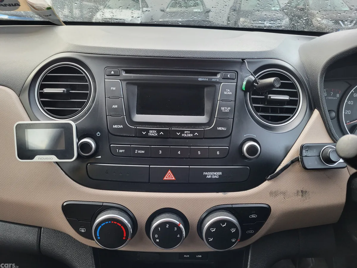 Hyundai i10 Hatchback, Petrol, 2015, Grey