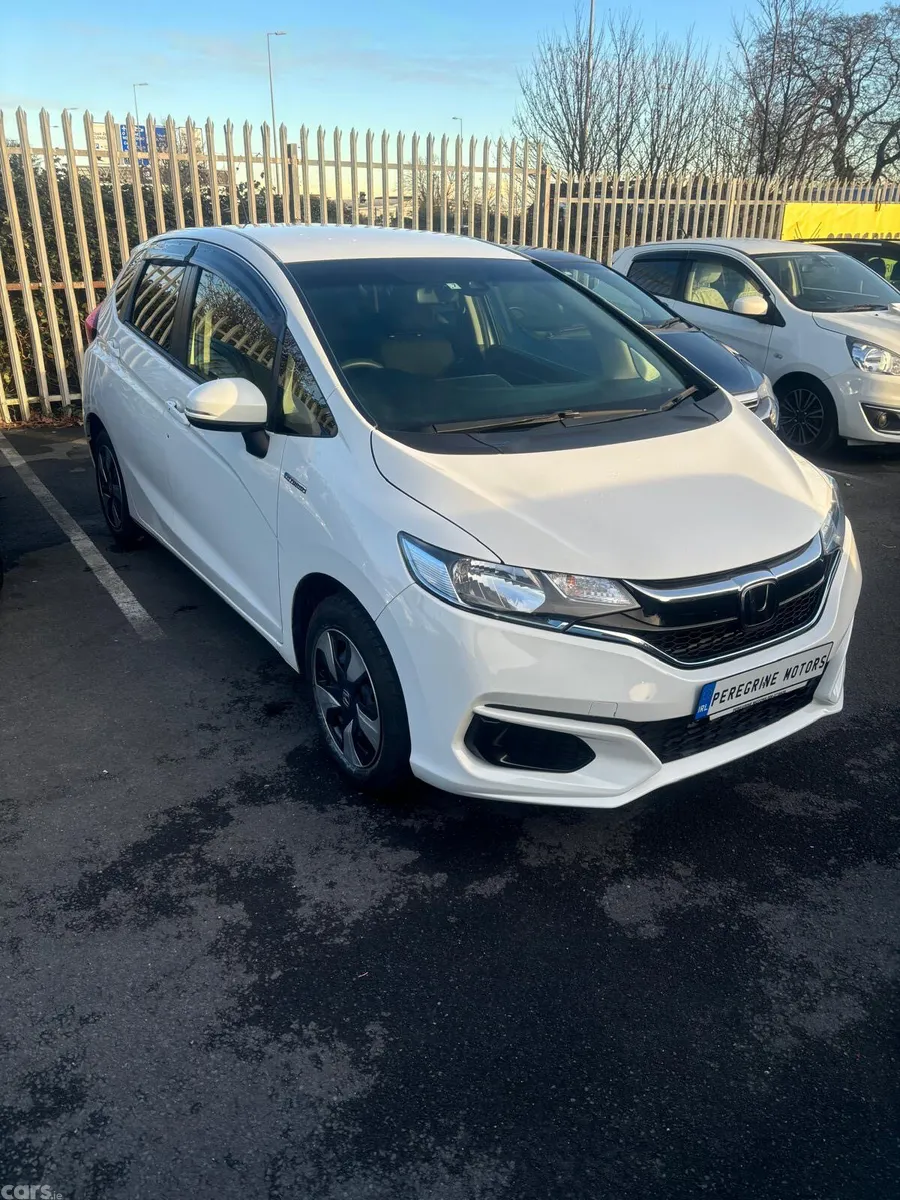 Honda Fit Hatchback, Petrol Hybrid, 2019, White