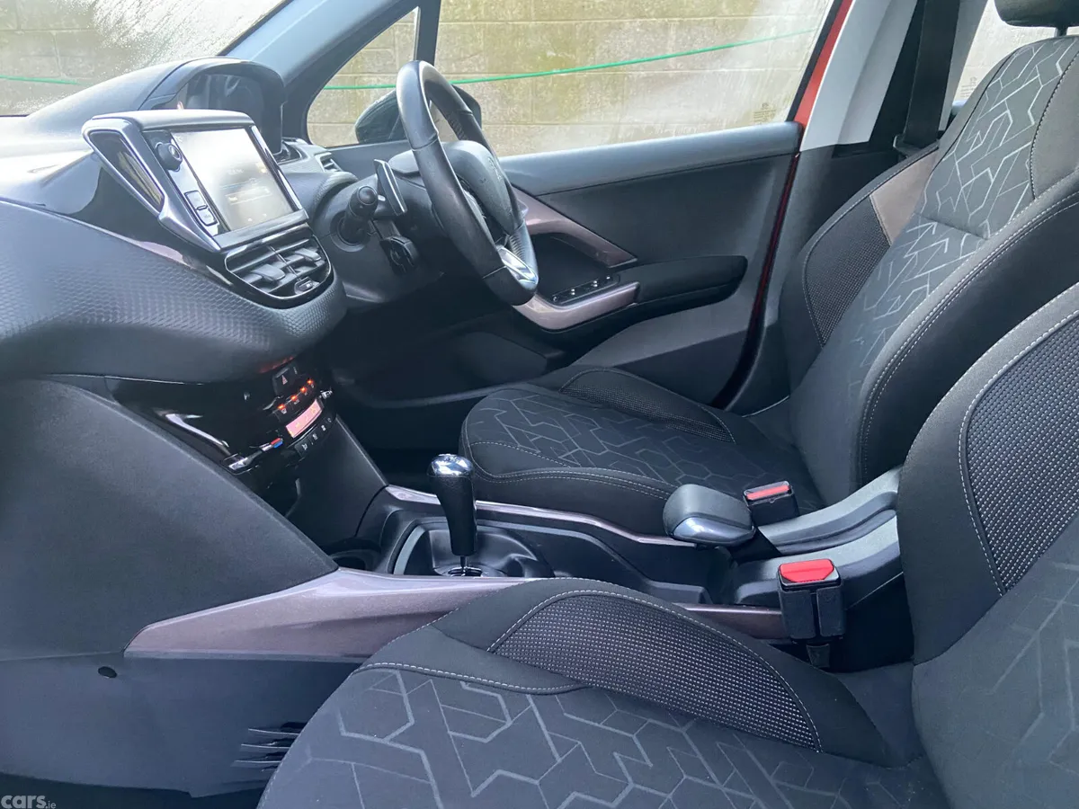 Peugeot 2008 SUV, Petrol, 2016, Red