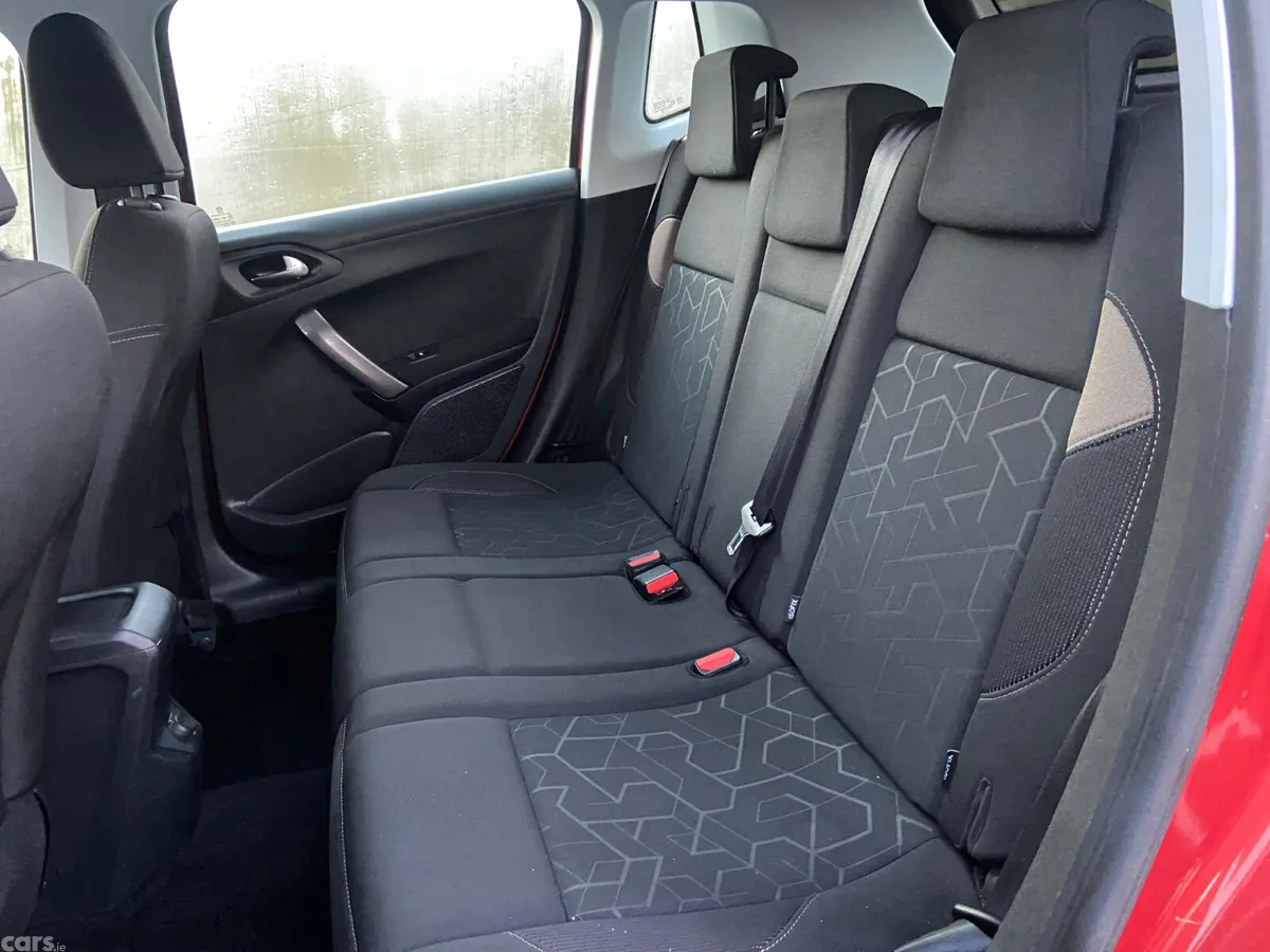 Peugeot 2008 SUV, Petrol, 2016, Red