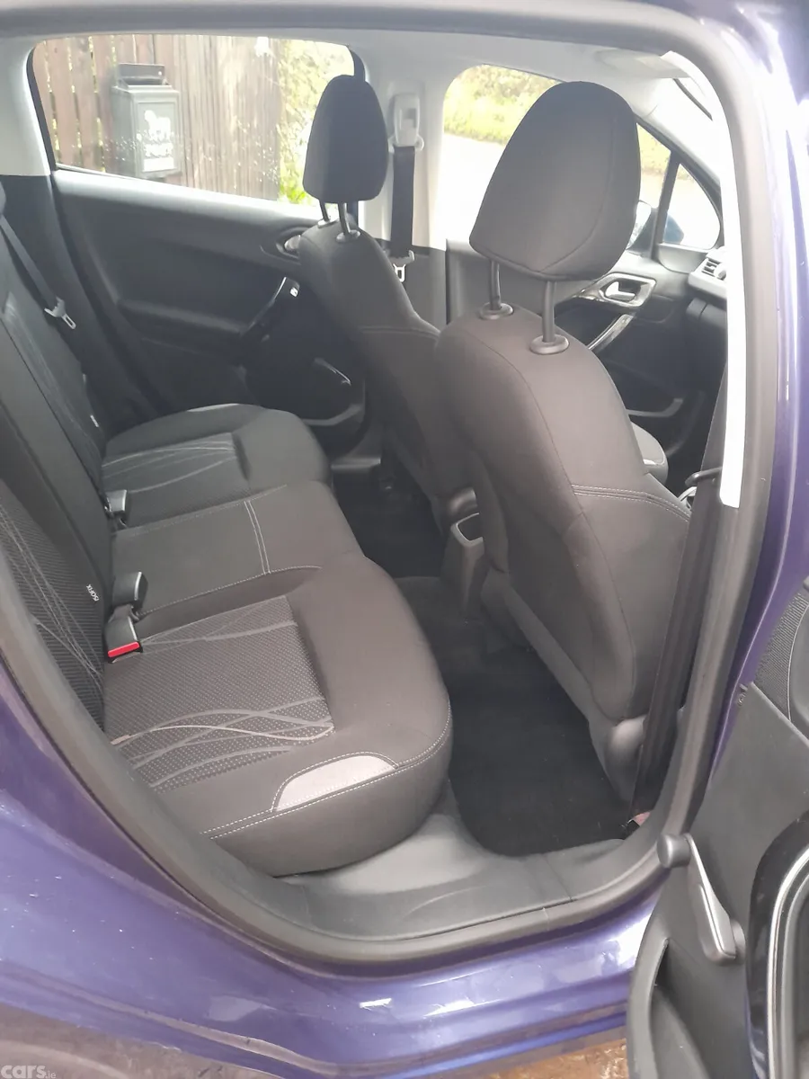 Peugeot 208 Hatchback, Petrol, 2015, Blue
