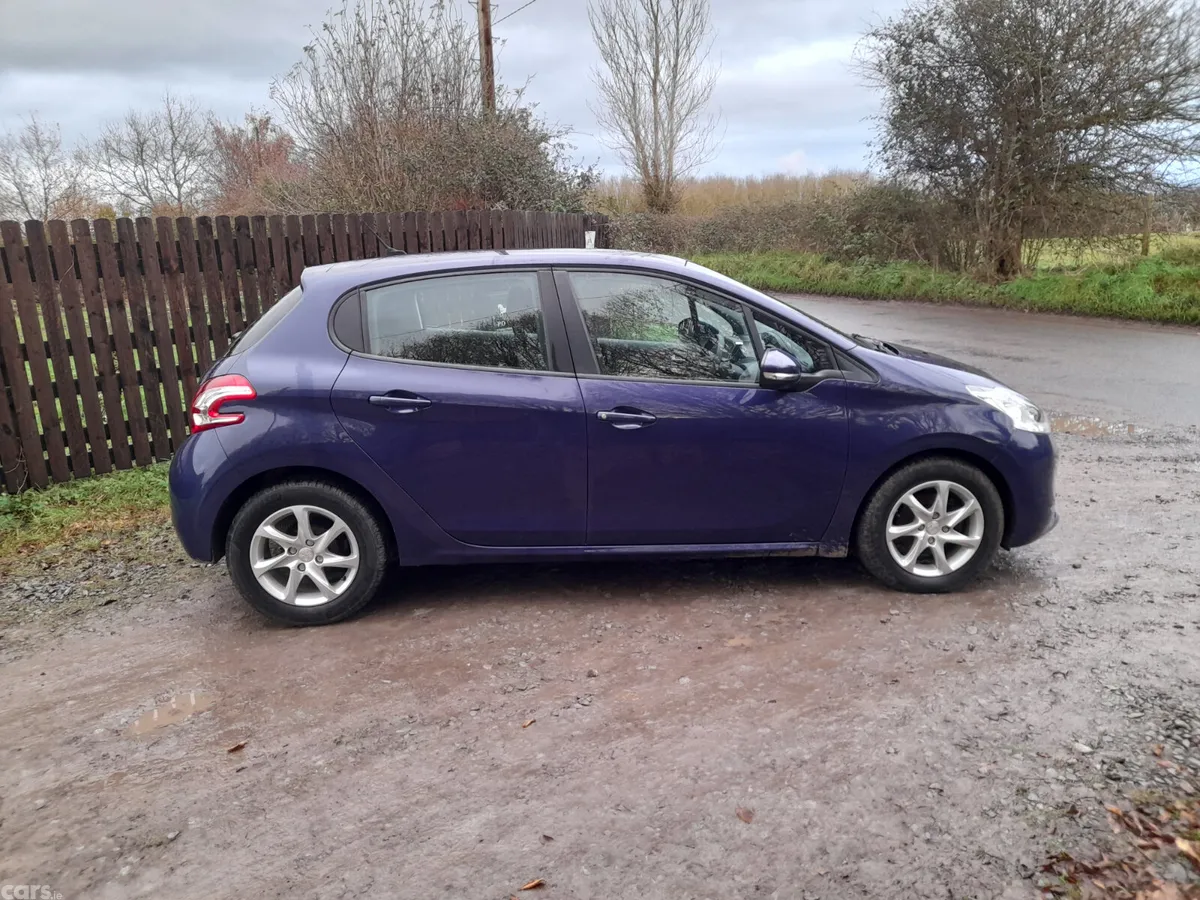 Peugeot 208 Hatchback, Petrol, 2015, Blue