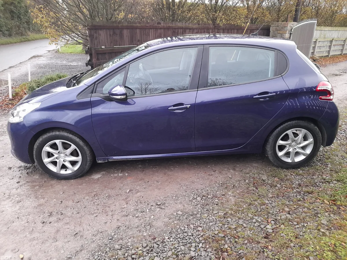 Peugeot 208 Hatchback, Petrol, 2015, Blue