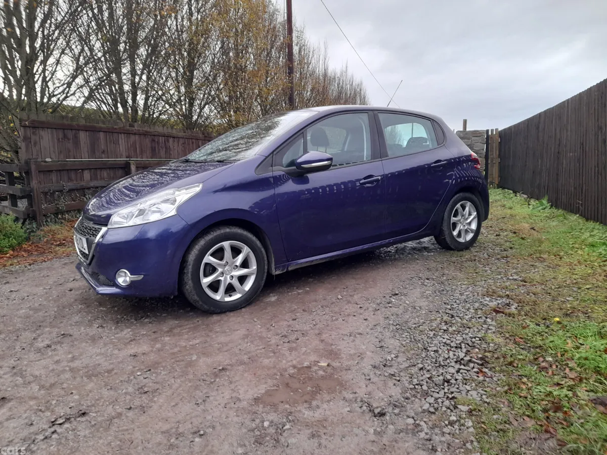 Peugeot 208 Hatchback, Petrol, 2015, Blue
