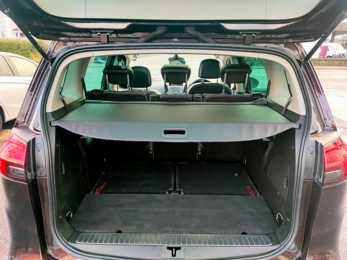 Opel Zafira MPV, Diesel, 2015, Brown