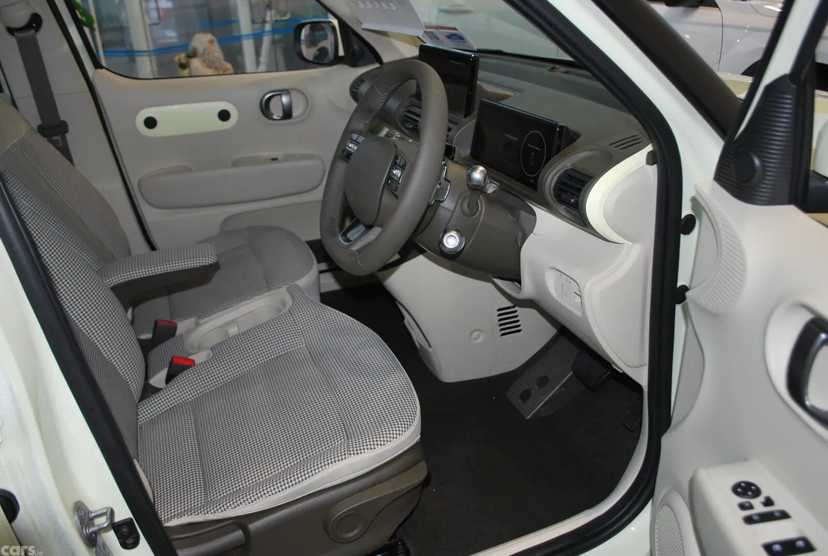 Hyundai INSTER Hatchback, Electric, 2026, Beige