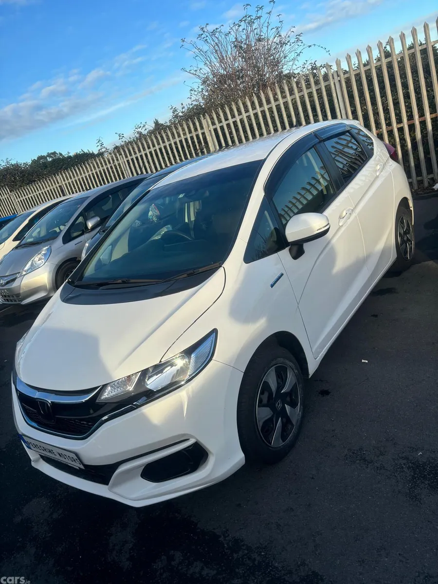 Honda Fit Hatchback, Petrol Hybrid, 2019, White