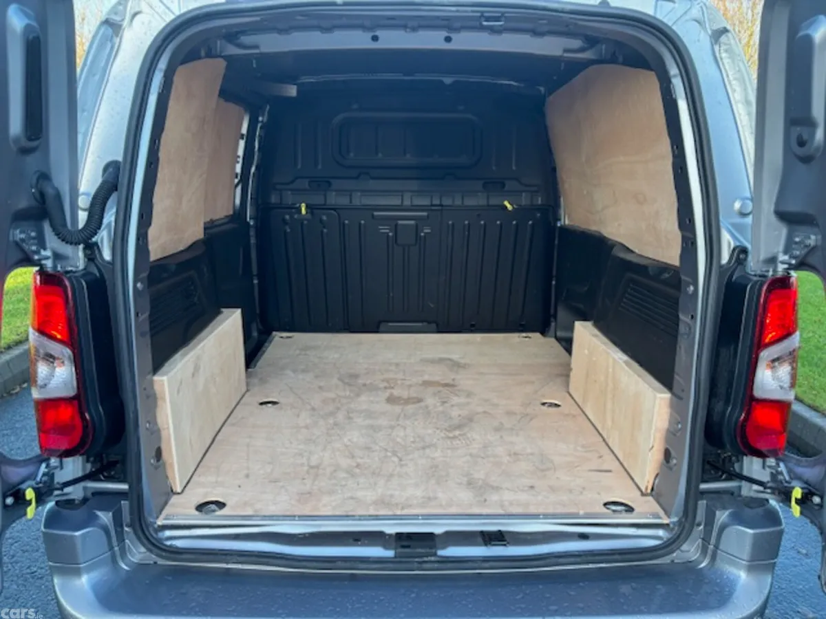 Citroen Berlingo MPV, Diesel, 2024, Grey