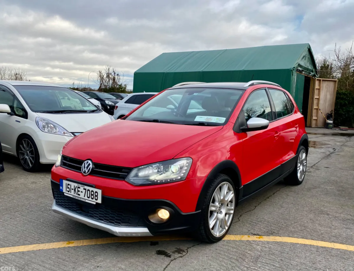 Volkswagen Polo Hatchback, Petrol, 2015, Red