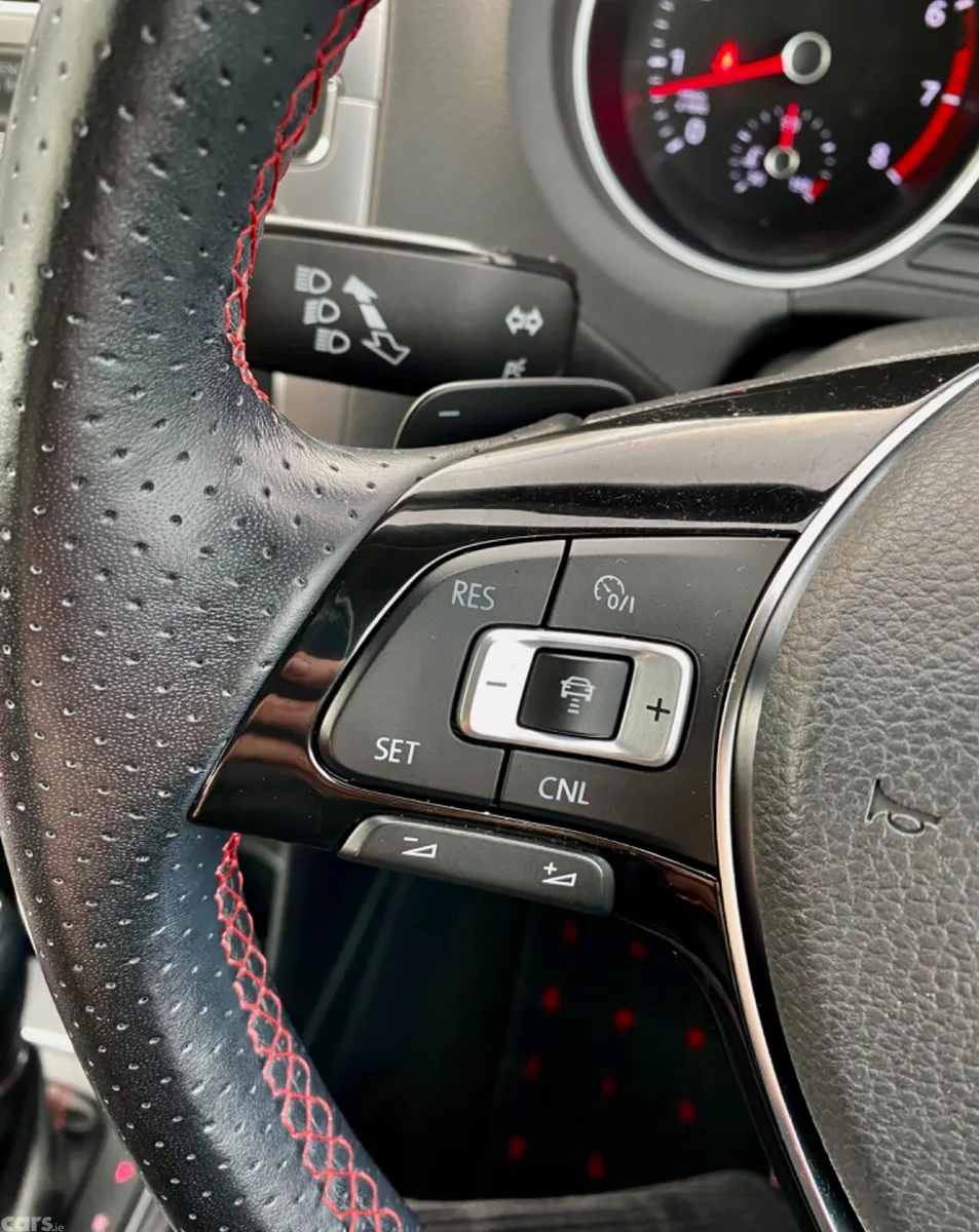 Volkswagen Polo Hatchback, Petrol, 2015, Red