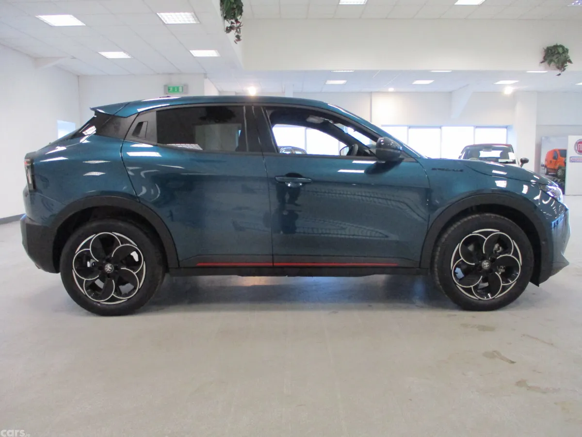 Alfa Romeo Junior SUV, Electric, 2026, Blue
