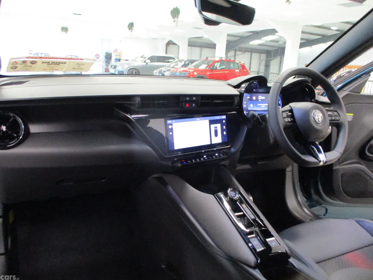 Alfa Romeo Junior SUV, Electric, 2026, Blue