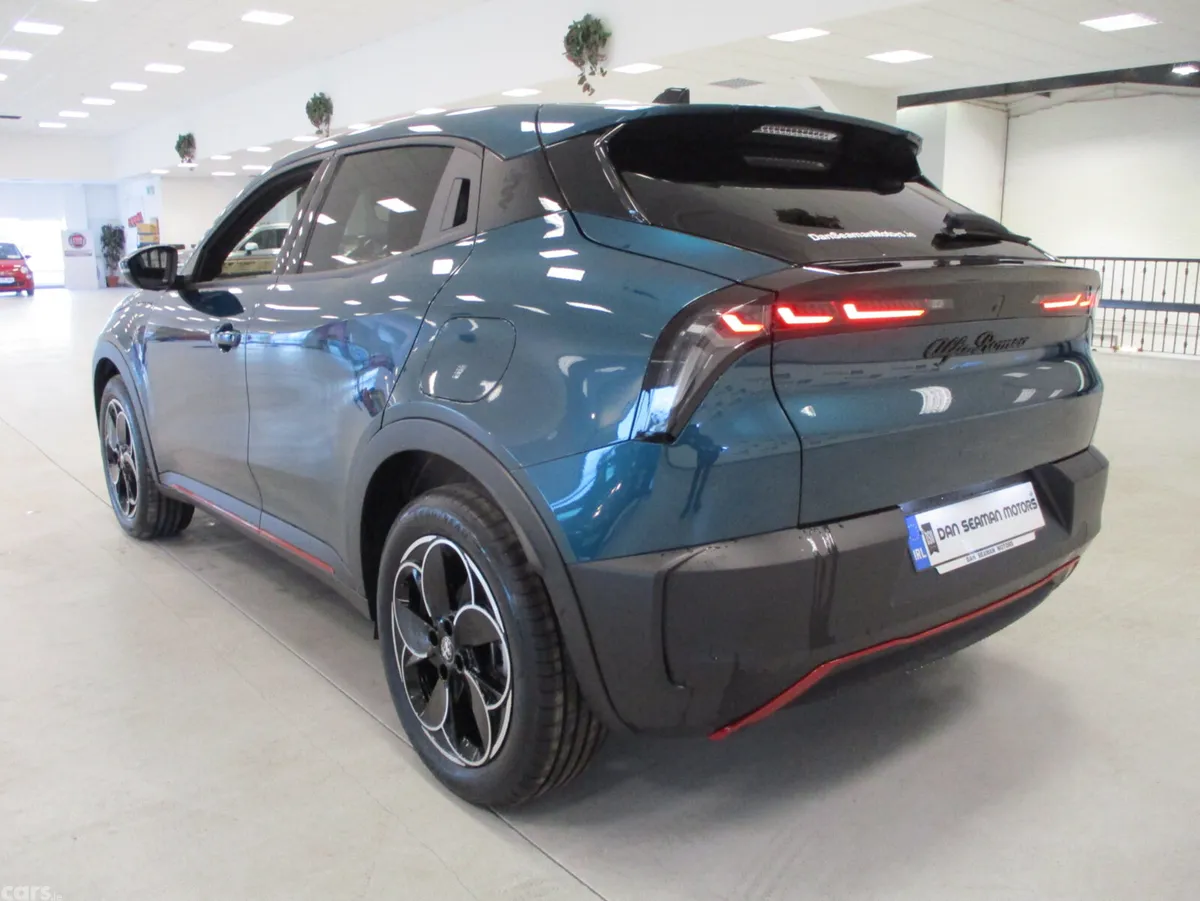 Alfa Romeo Junior SUV, Electric, 2026, Blue