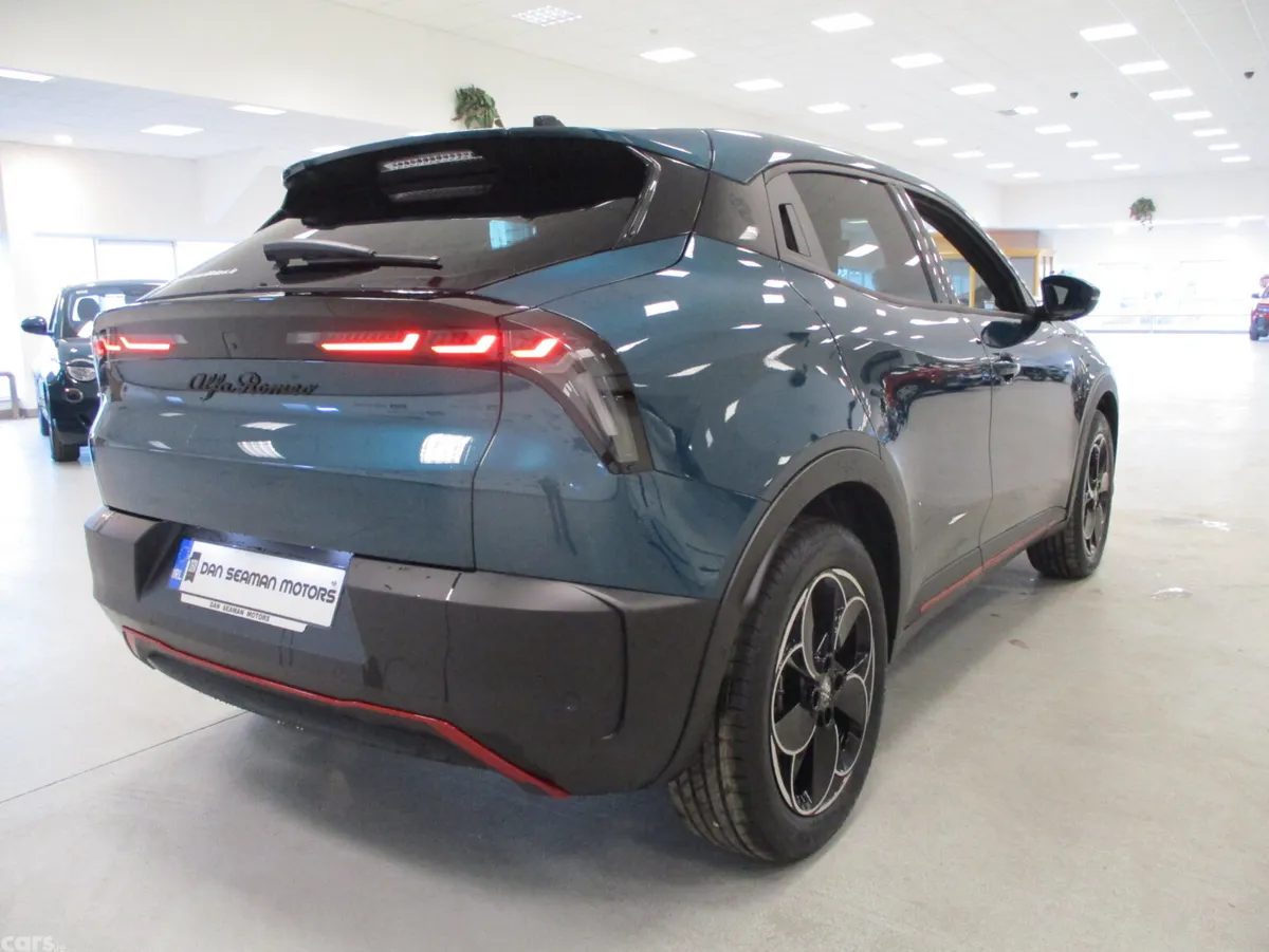 Alfa Romeo Junior SUV, Electric, 2026, Blue
