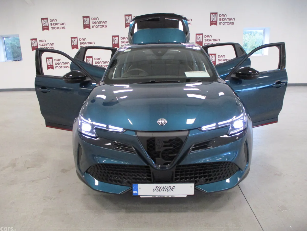 Alfa Romeo Junior SUV, Electric, 2026, Blue
