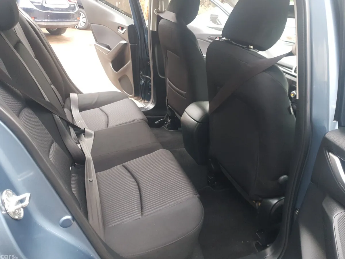 Mazda Mazda3 Saloon, Diesel, 2017, Blue
