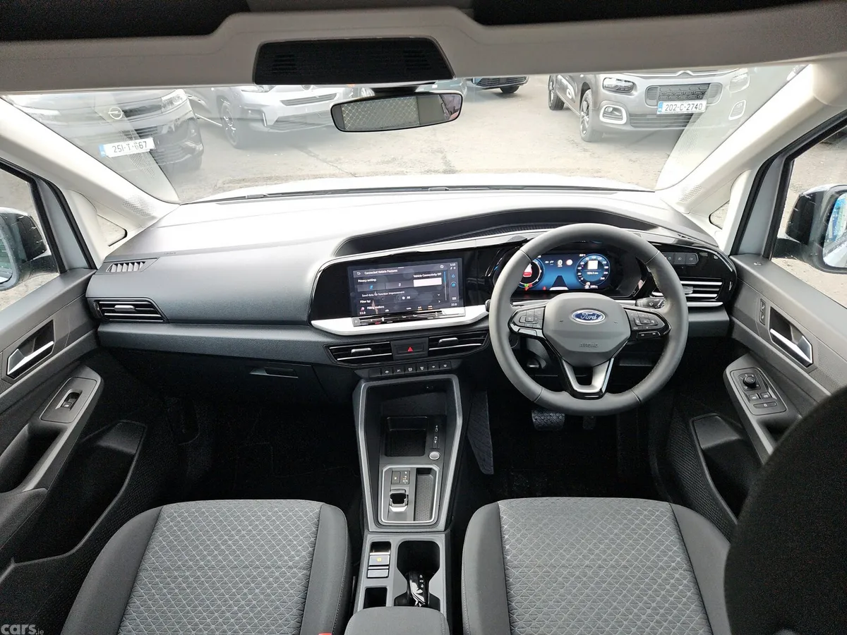 Ford Tourneo Connect MPV, Diesel, 2025, Yellow