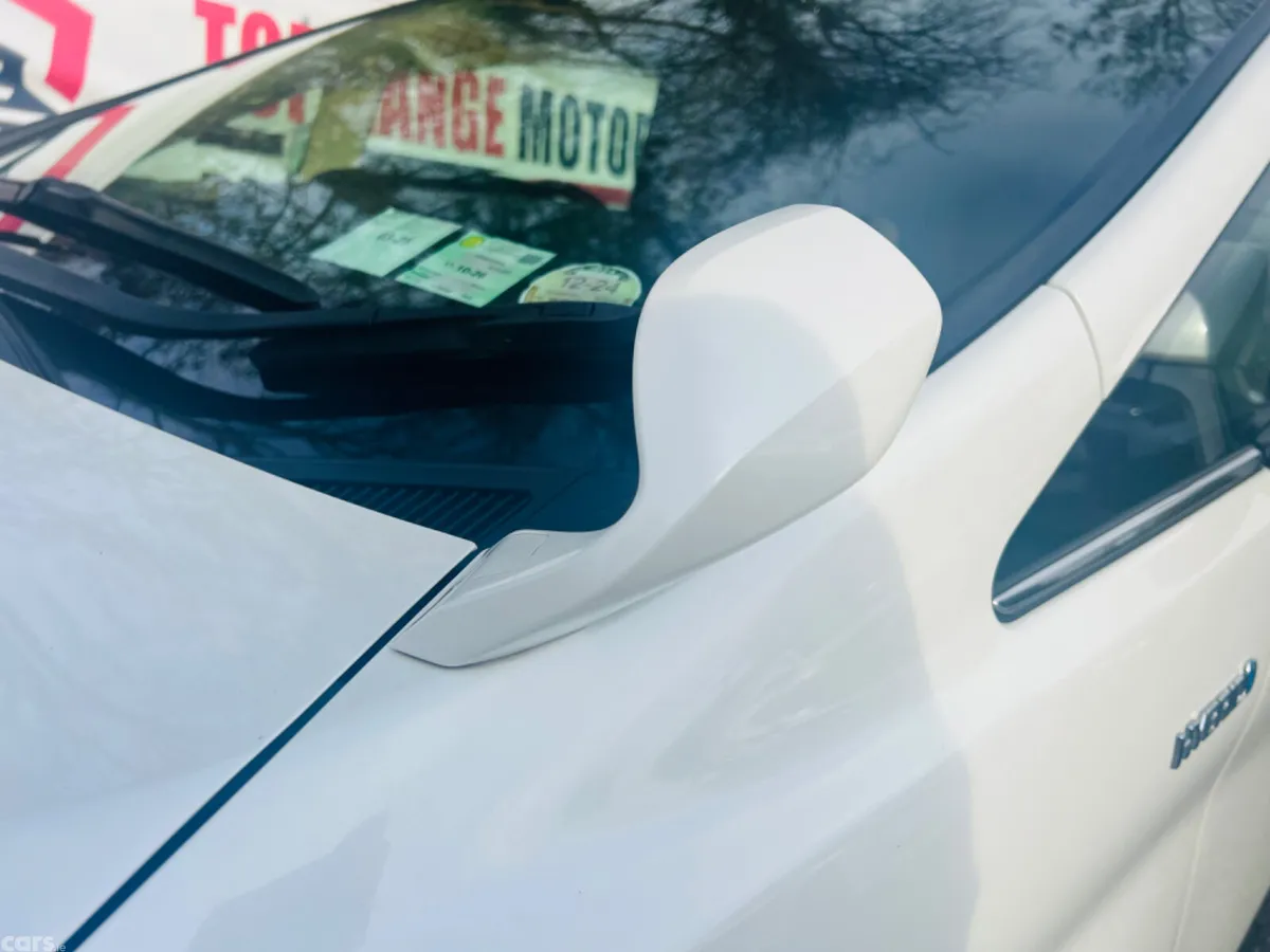 Toyota Alphard MPV, Petrol Hybrid, 2016, White