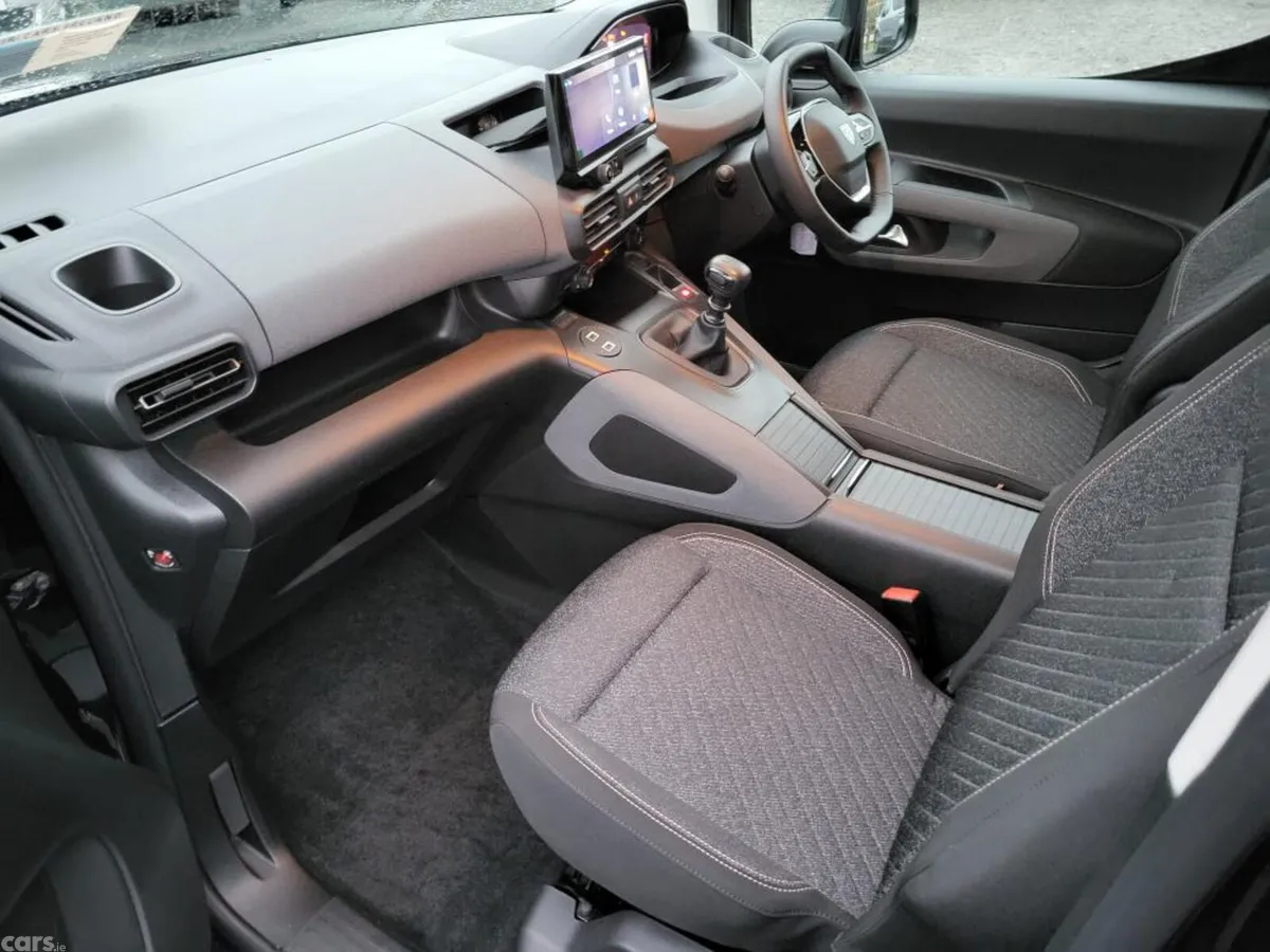 Peugeot Rifter MPV, Diesel, 2026, Black