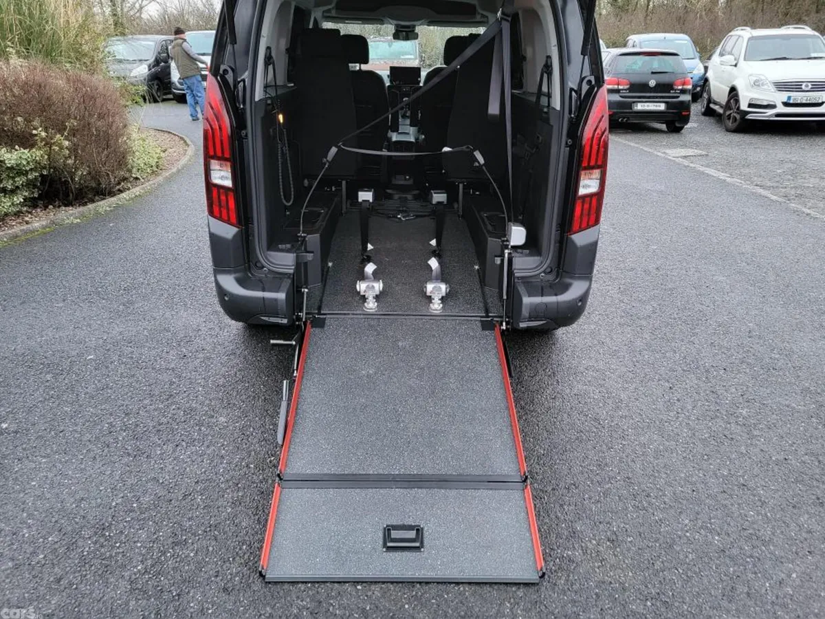 Peugeot Rifter MPV, Diesel, 2026, Black