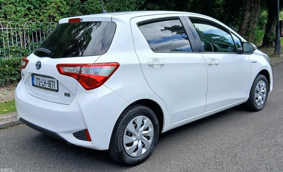 Toyota Vitz Hatchback, Petrol Hybrid, 2017, White