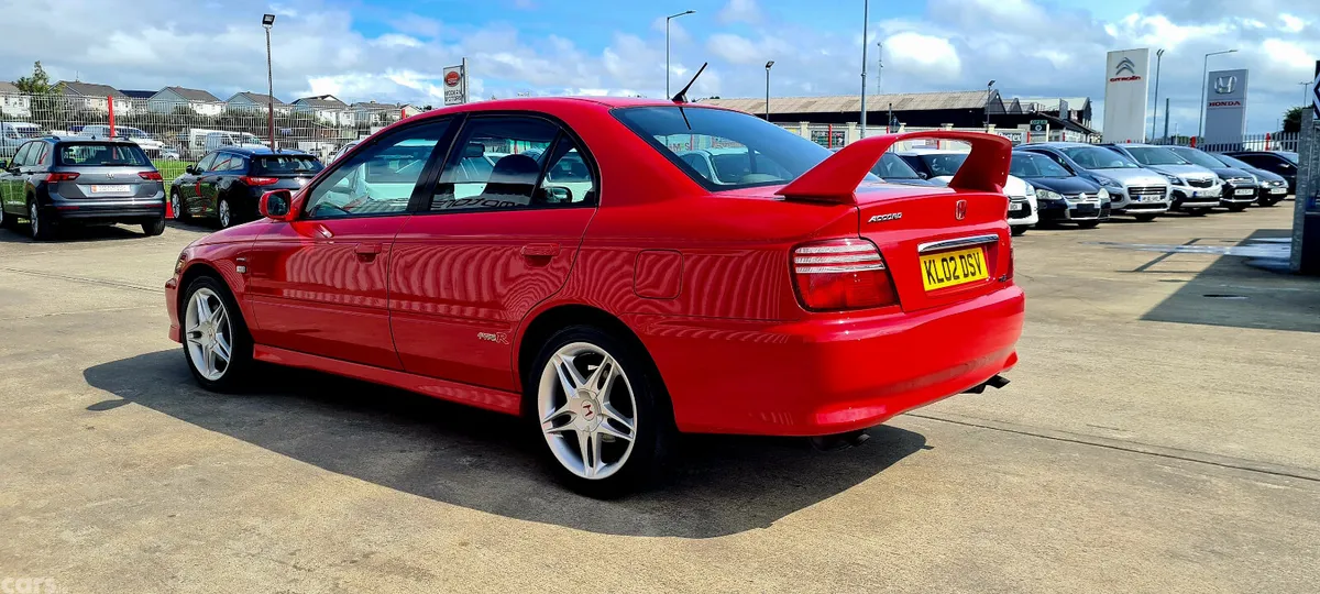 Honda Accord Saloon, Petrol, 2002, Red