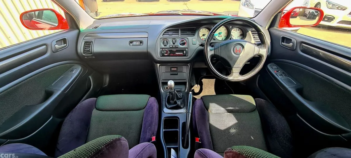 Honda Accord Saloon, Petrol, 2002, Red