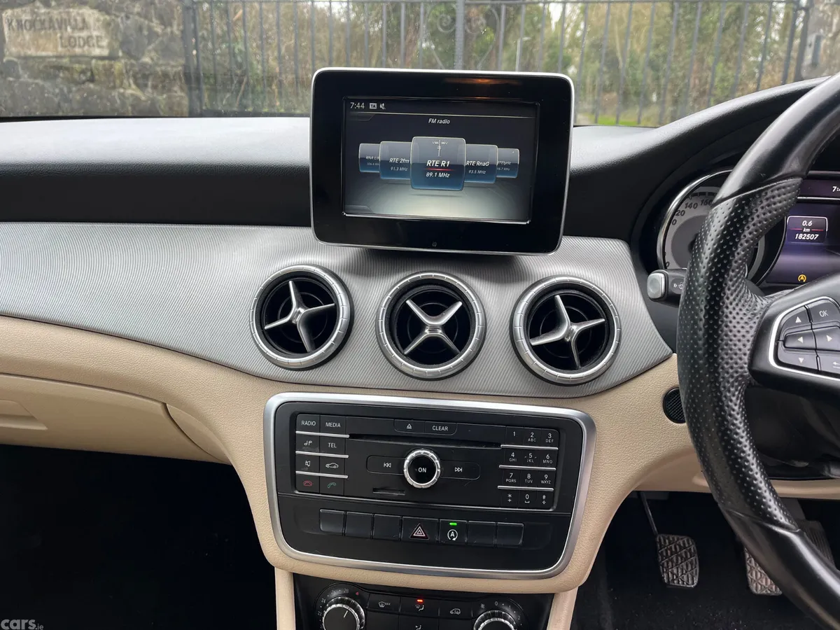 Mercedes-Benz CLA Saloon, Petrol, 2015, Red