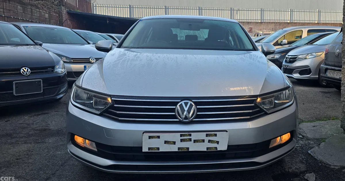 Volkswagen Passat Saloon, Petrol, 2019, Silver