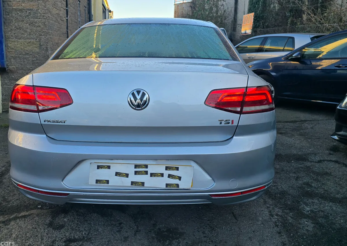 Volkswagen Passat Saloon, Petrol, 2019, Silver