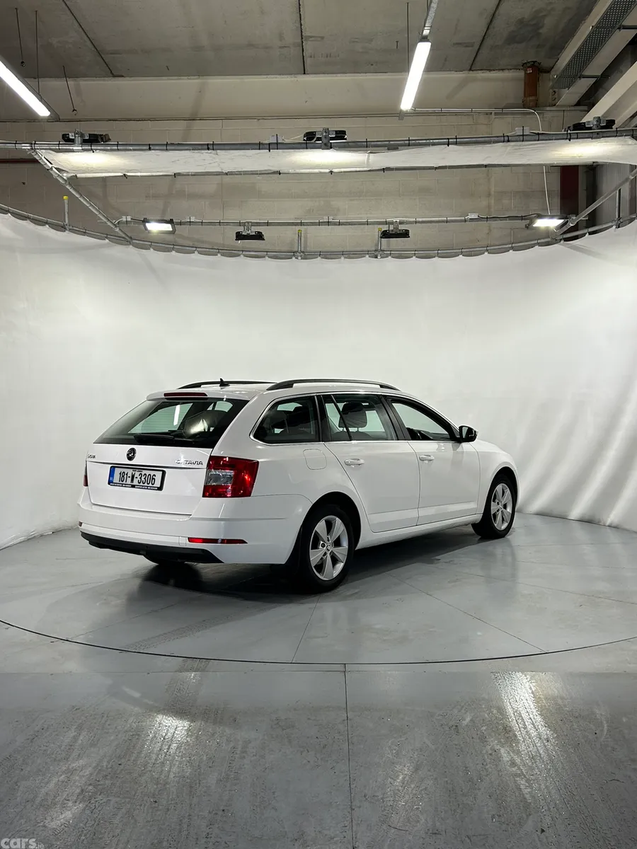 Skoda Octavia Estate, Diesel, 2018, White