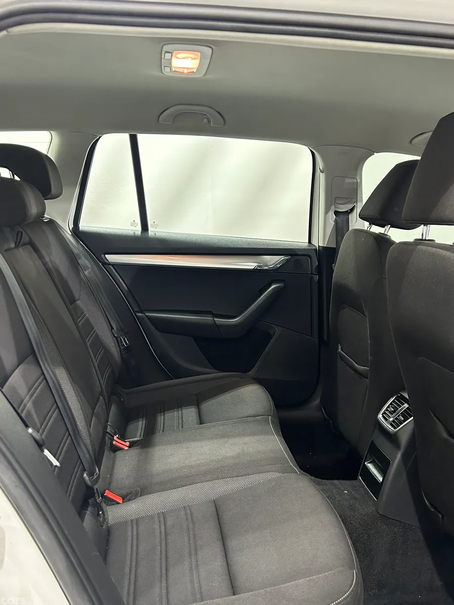 Skoda Octavia Estate, Diesel, 2018, White