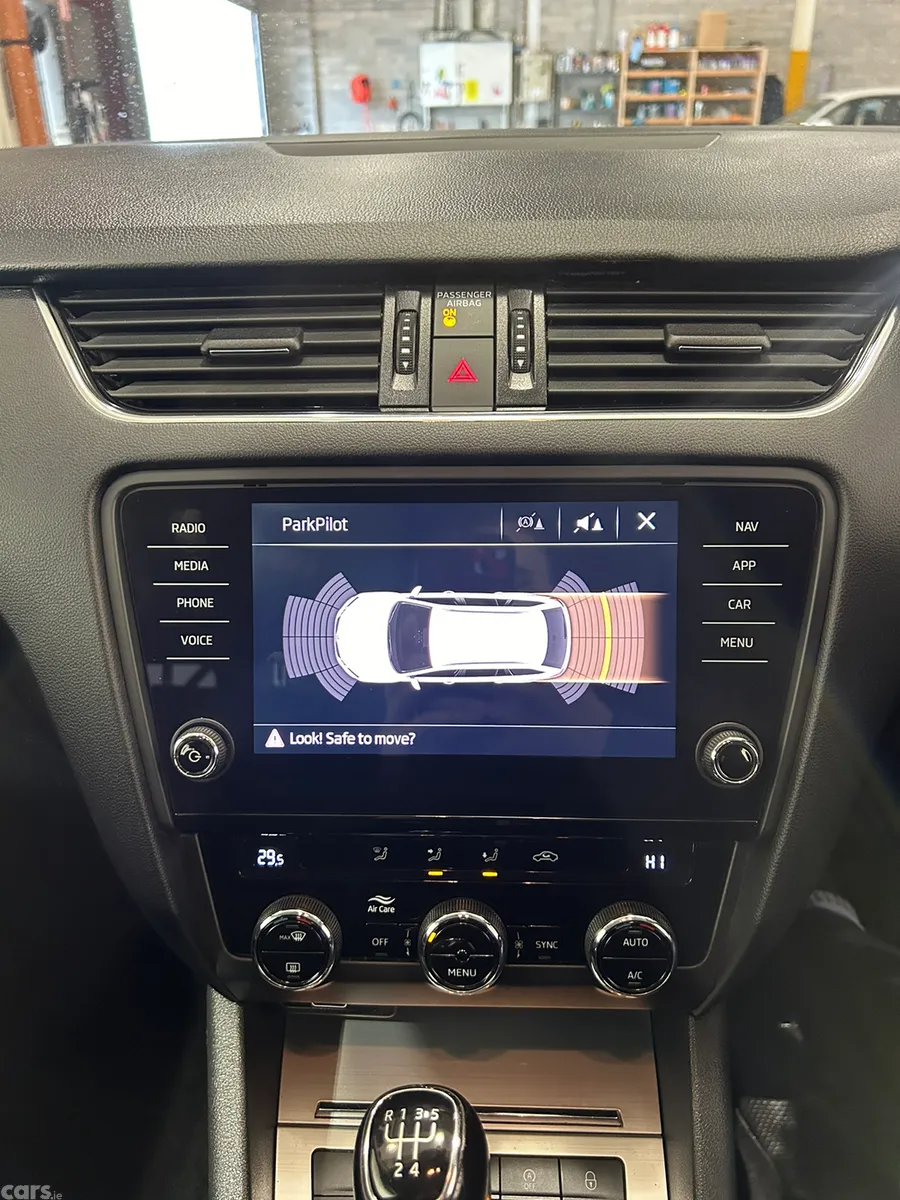 Skoda Octavia Estate, Diesel, 2018, White