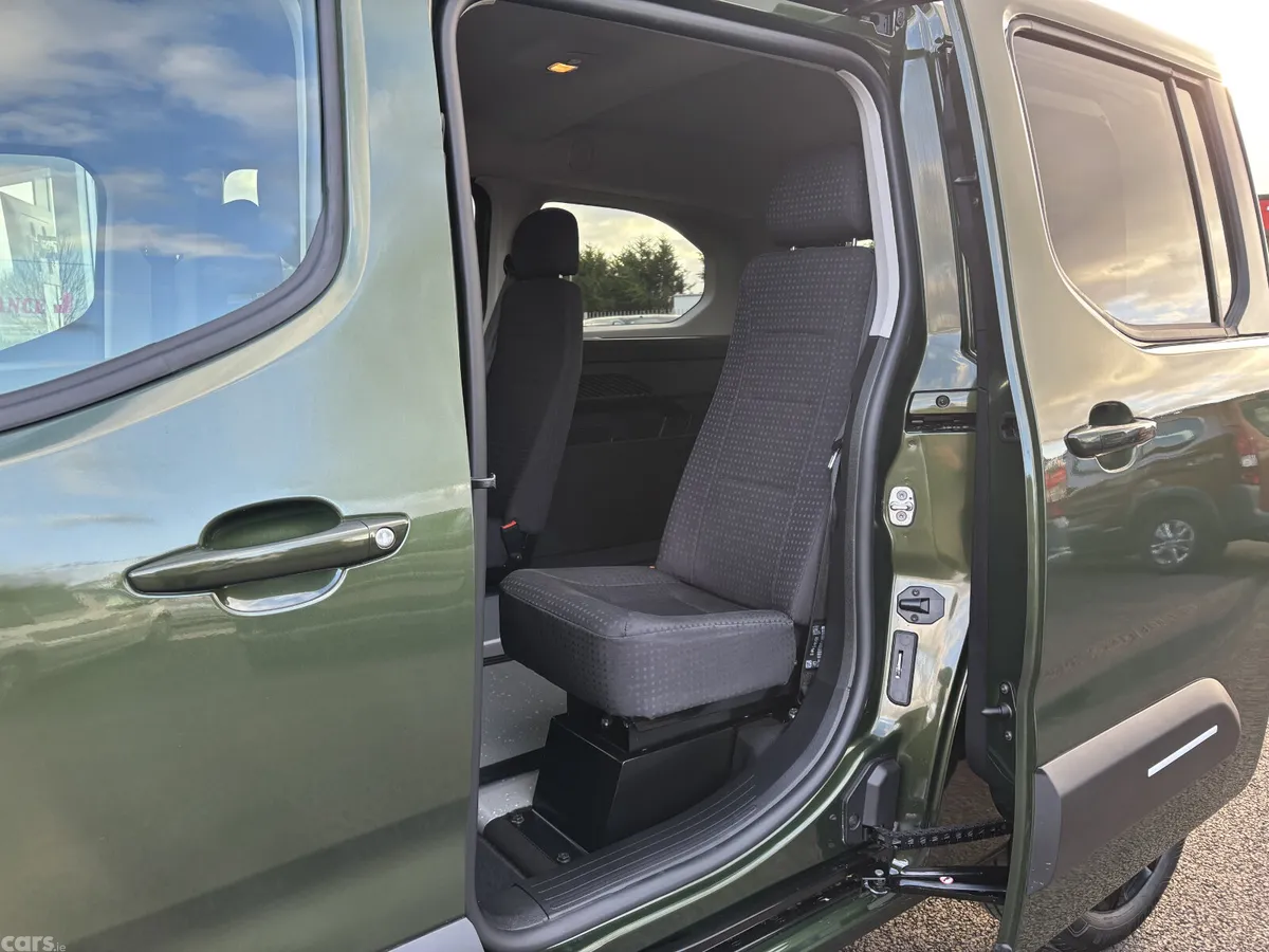 Citroen Berlingo MPV, Diesel, 2027, Green