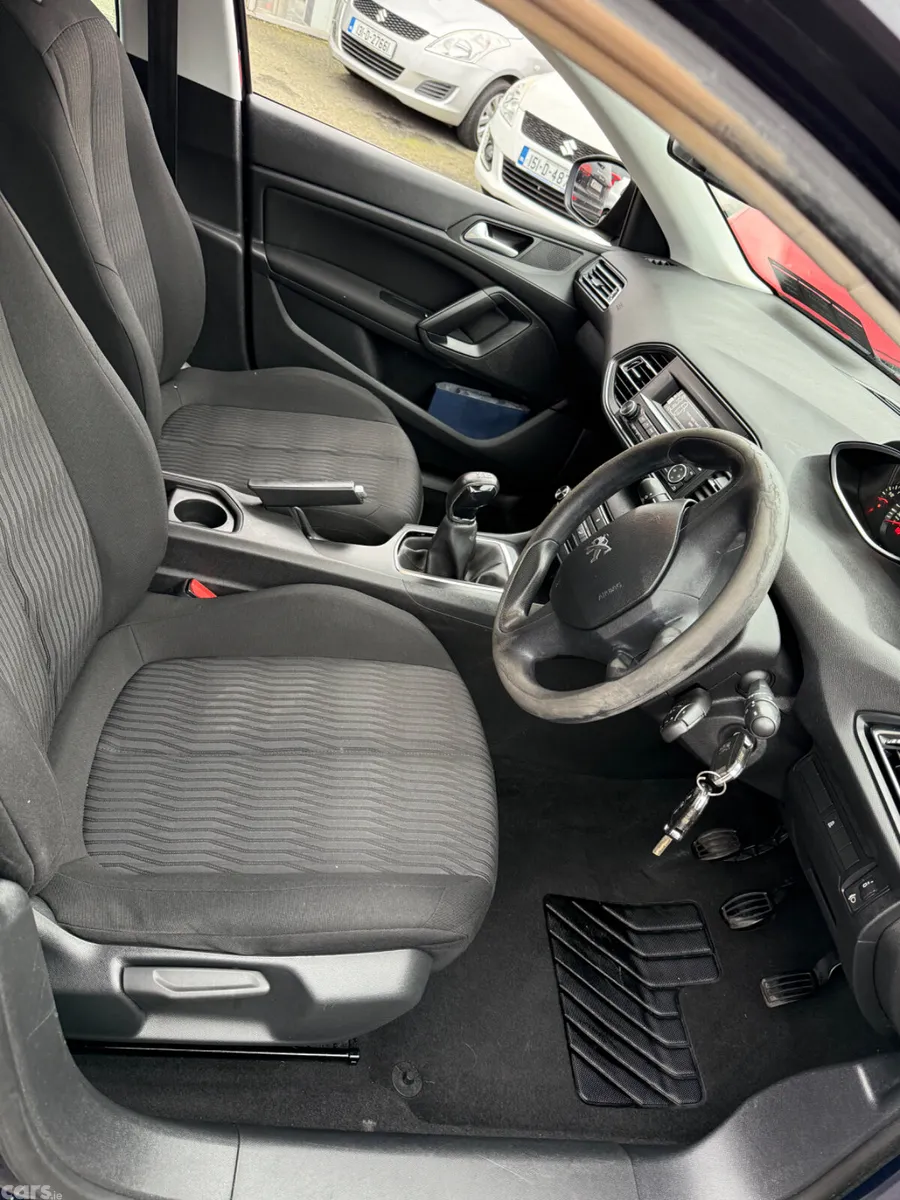Peugeot 308 Hatchback, Diesel, 2015, Blue
