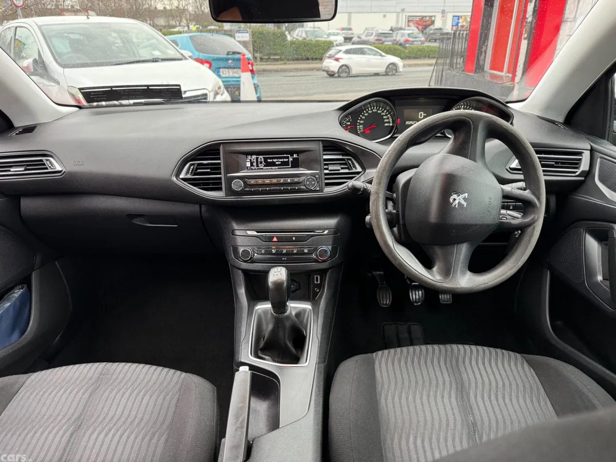 Peugeot 308 Hatchback, Diesel, 2015, Blue