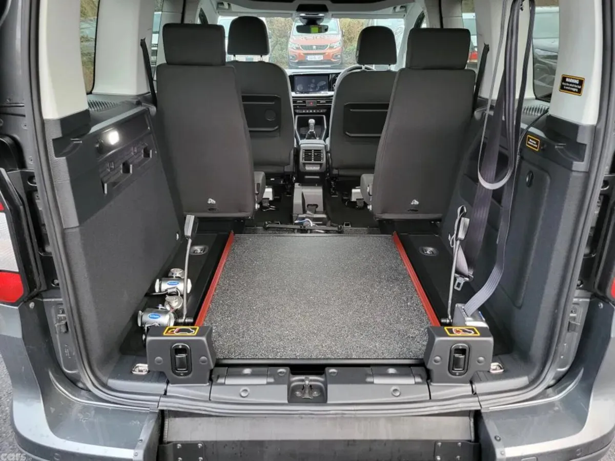 Ford Tourneo Connect MPV, Diesel, 2026, Grey