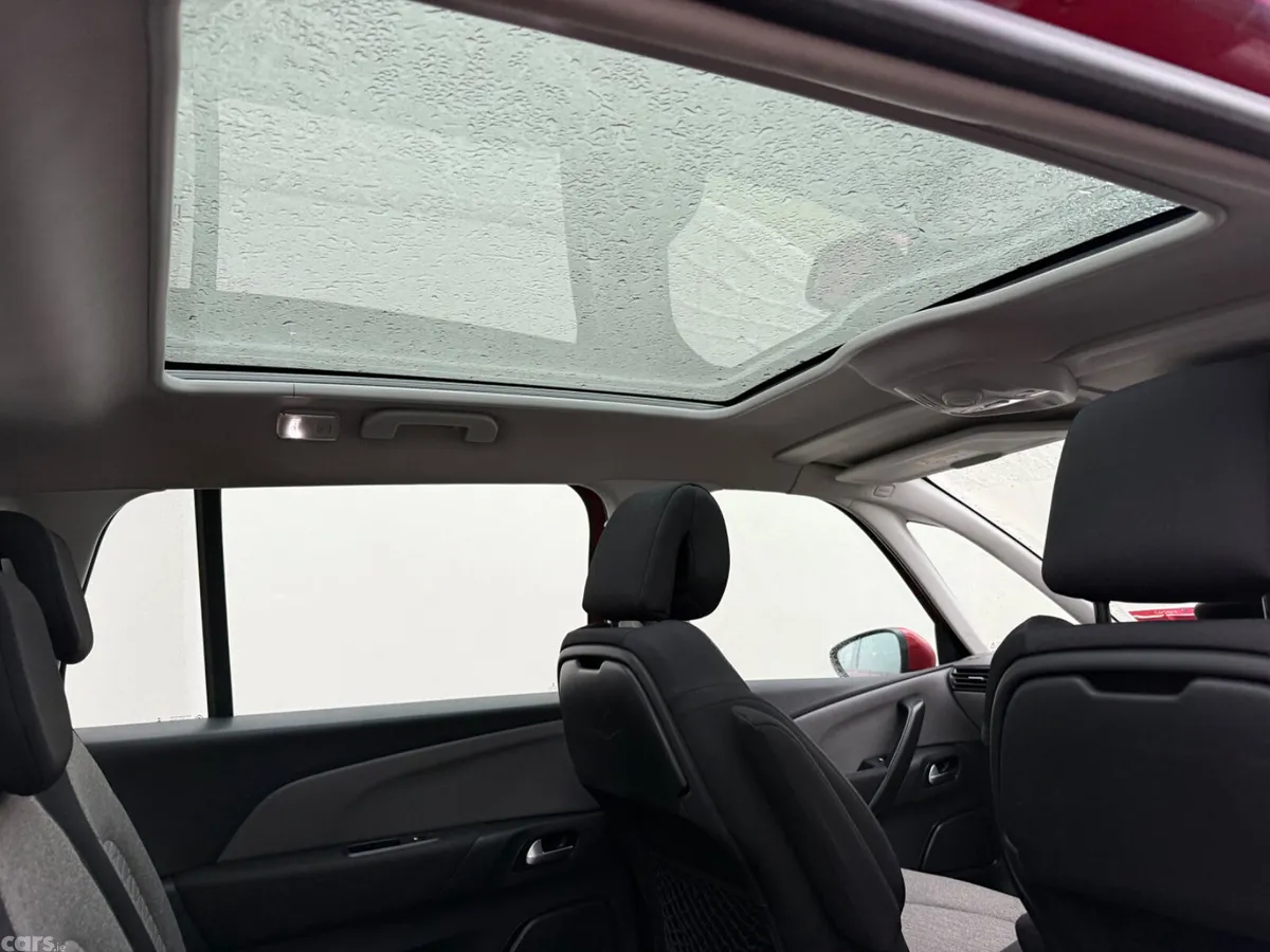 Citroen Grand C4 Picasso Hatchback, Diesel, 2016, Red