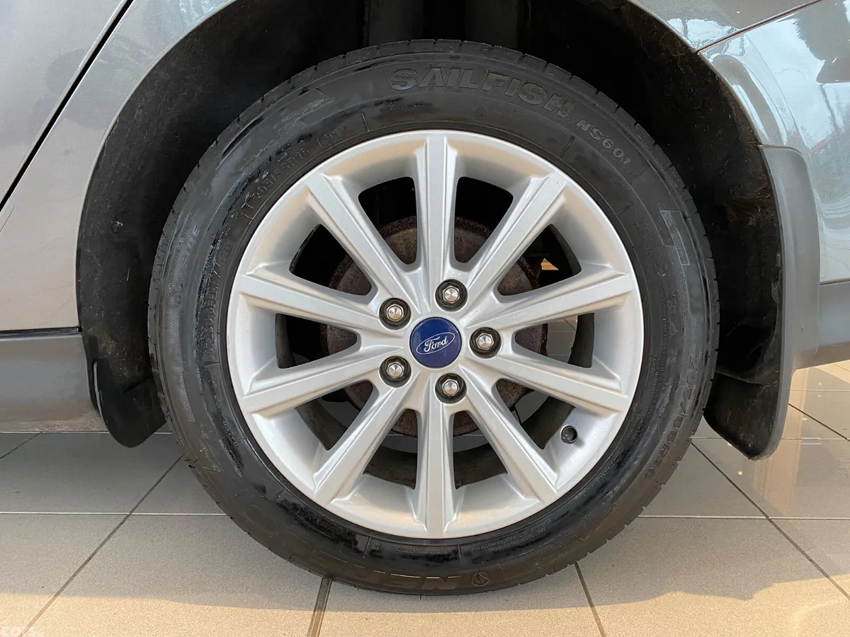 Ford Focus Saloon, Diesel, 2016, Grey