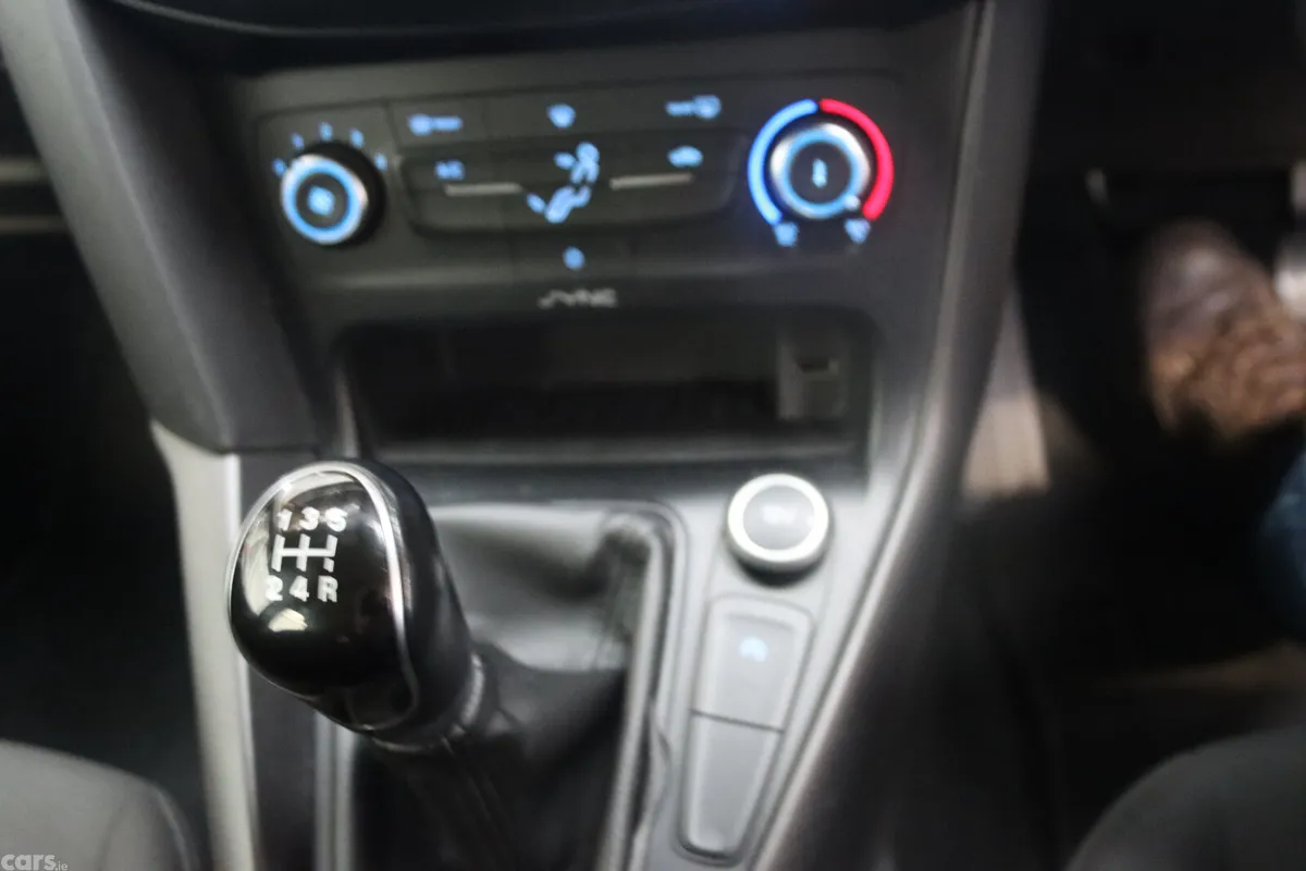 Ford Focus Hatchback, Petrol, 2017, Grey